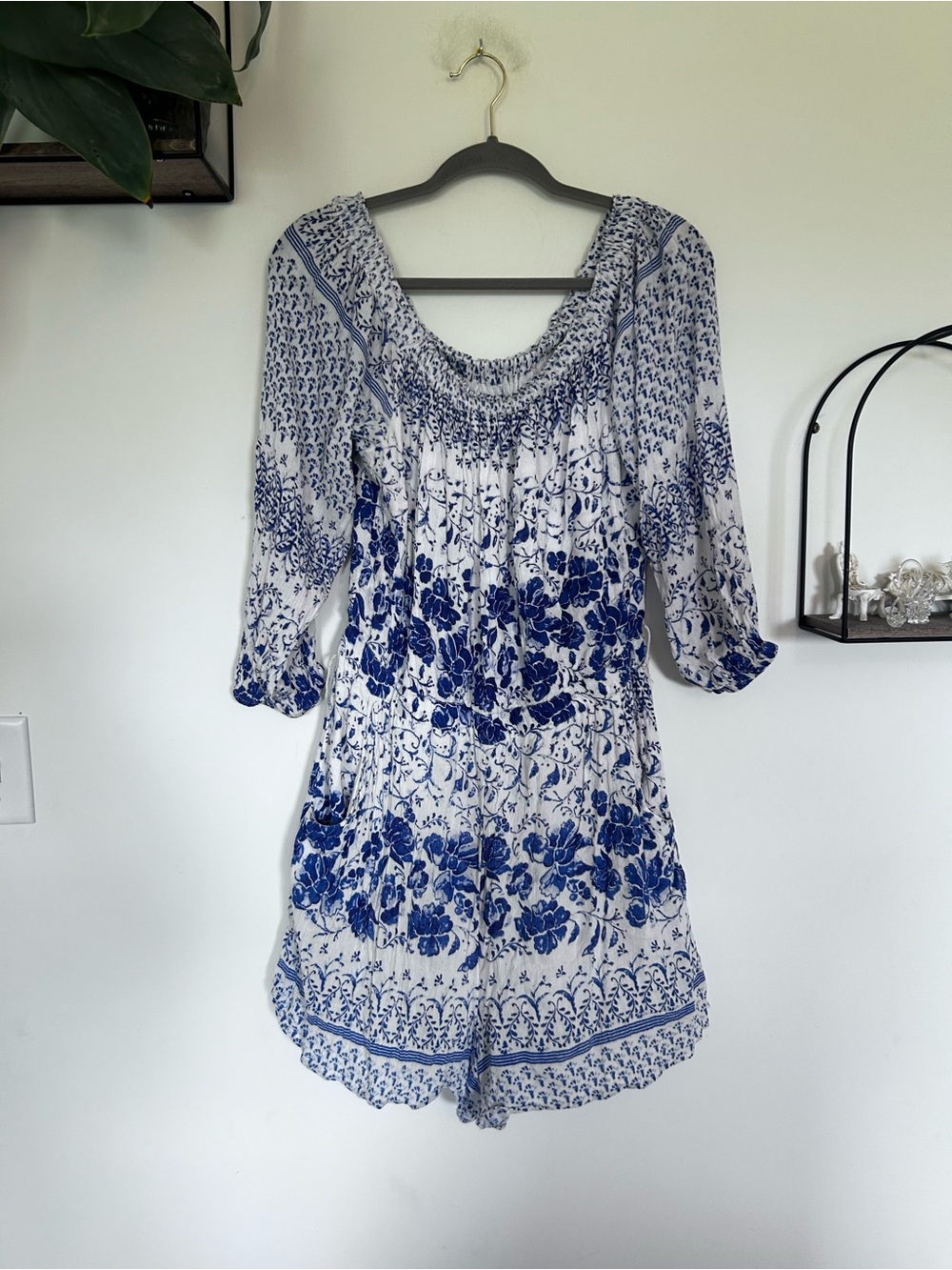 Anthropologie‎ Blue & White Floral Print Shorts Romper Size Large